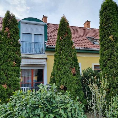Koerteszirom Apartman Eger Esterno foto